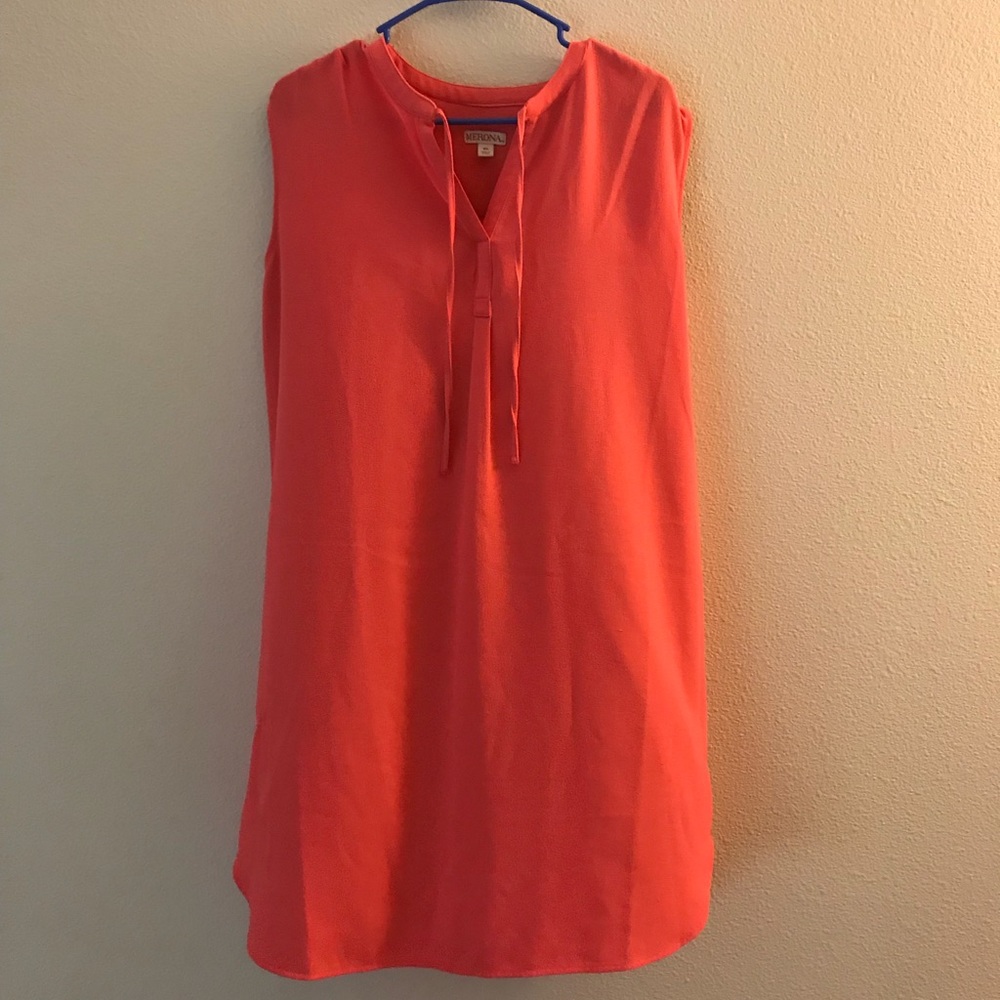 Sleeveless dress